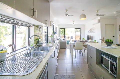 ZEN QUEST - The NOMADS PAD Near Nightcliff Markets & Sunset Foreshore - Accommodation Batemans Bay 25