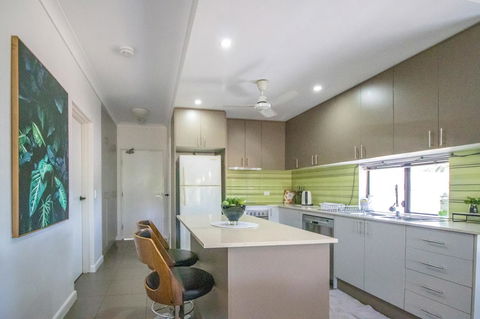ZEN QUEST - The NOMADS PAD Near Nightcliff Markets & Sunset Foreshore - Accommodation Batemans Bay 27