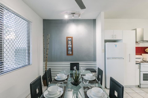 CitySide Apartment - 2 Bedroom With Private Courtyard - Accommodation Batemans Bay 2