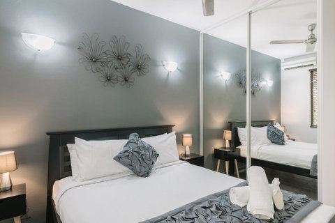 CitySide Apartment - 2 Bedroom With Private Courtyard - Accommodation Batemans Bay 15