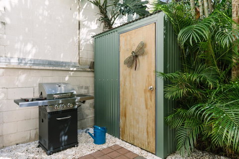 CitySide Apartment - 2 Bedroom With Private Courtyard - Accommodation Batemans Bay 12