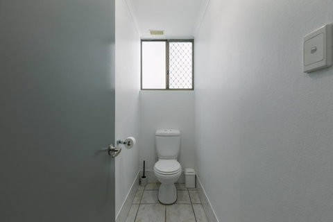 CitySide Apartment - 2 Bedroom With Private Courtyard - Accommodation Batemans Bay 20