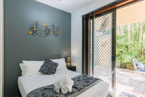 CitySide Apartment - 2 Bedroom With Private Courtyard - Accommodation Batemans Bay 14