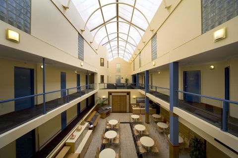 Madison Capital Executive Apartments - Accommodation Batemans Bay 2