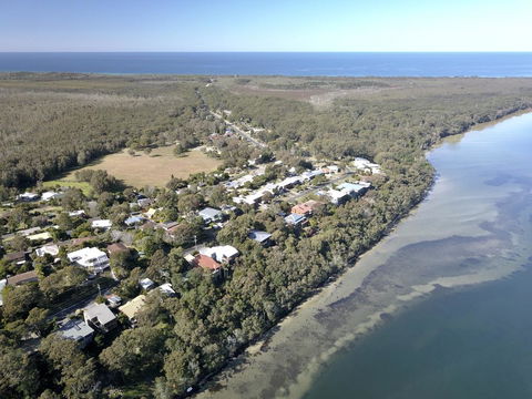 Booti Booti Chateau Lakeside - Accommodation Batemans Bay 1
