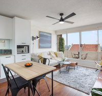 Boutique Apartment with Fantastic Harbour Views - Accommodation Batemans Bay