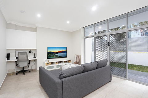 Brand New 2 Bedroom Apartment For 7 People - Accommodation Batemans Bay 0