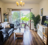 BrightSpacious Home with hotel grade cleanliness. - Accommodation Batemans Bay
