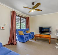 Bright Neat  Convenient House - Accommodation Batemans Bay