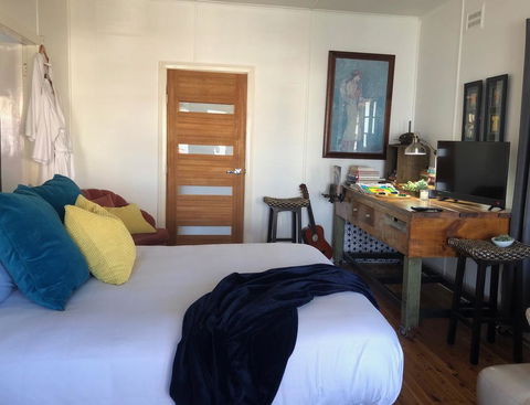 Bungalow@Tenterfield - Modern Vintage Luxury - Accommodation Batemans Bay 1