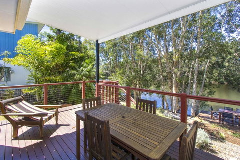 CABARITA BEACH BLISS - HOLIDAY HOME ON THE LAKE - Accommodation Batemans Bay 3