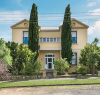 Campbell House - Accommodation Batemans Bay