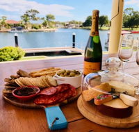Canal Elegance In Yunderup - Accommodation Batemans Bay