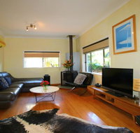 Cape Cod Beach House 25 Skyline Crescent - Accommodation Batemans Bay