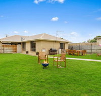 CAPEL Family Home large yard close to beach - Accommodation Batemans Bay