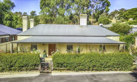 Captain Rodda's Cottage - Accommodation Batemans Bay 0