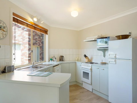 Captain's Quarters Bermagui - Accommodation Batemans Bay 1