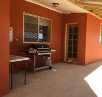 Caretakers Cottage Budget Accommodation - Accommodation Batemans Bay