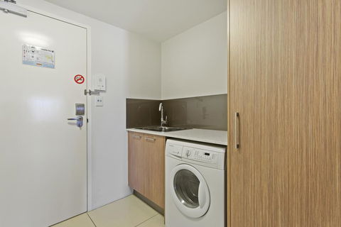 CBD Executive Apartments - Accommodation Batemans Bay 1