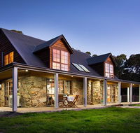 Cedar and Stone - Accommodation Batemans Bay