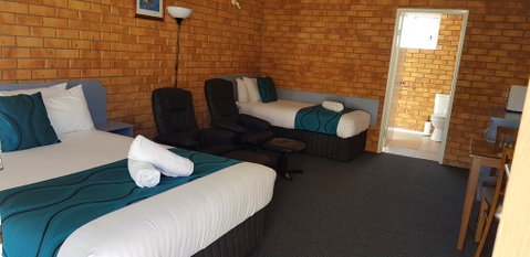 Centrepoint Motel Deniliquin - Accommodation Batemans Bay 0