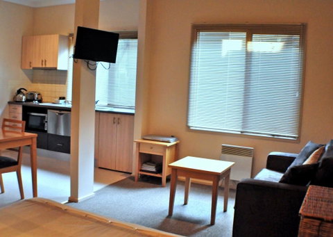 Champagne - Accommodation Batemans Bay 0