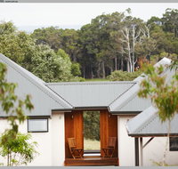 Chandeliers on Abbey - Accommodation Batemans Bay