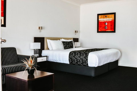Charles Sturt Suites & Apartments - Accommodation Batemans Bay 2