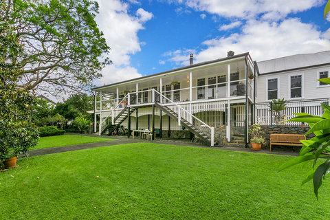 Charlotte's Web - Accommodation Batemans Bay 2