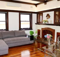 Charming  Cosy Home With City Views - Accommodation Batemans Bay
