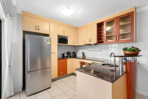 Chic City Apartment With Waterfront Views - Accommodation Batemans Bay 2