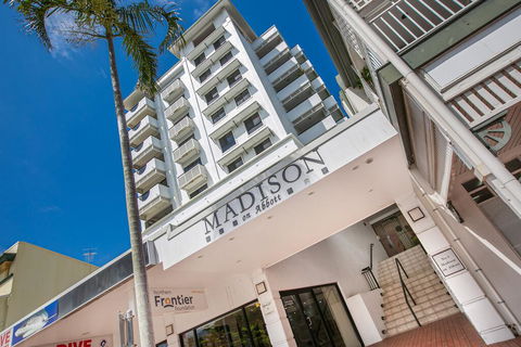 Chic City Apartment With Waterfront Views - Accommodation Batemans Bay 1
