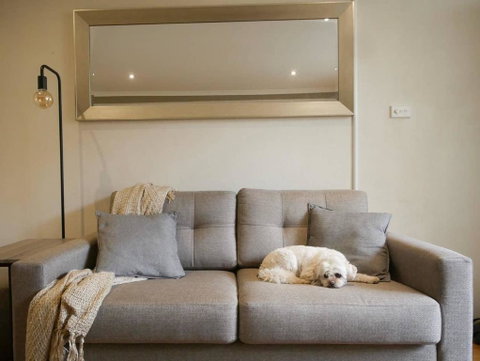 Chic, Pet Friendly & 500m To The Beach W/ Parking - Accommodation Batemans Bay 1