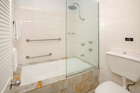 City Centre Accommodation - Accommodation Batemans Bay 3