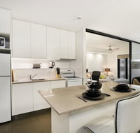 City Getaway Modern Bowen Hills 1 Bedroom with Free WIFI and Parking - Accommodation Batemans Bay