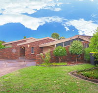 Classic Double Brick Garden House - Accommodation Batemans Bay
