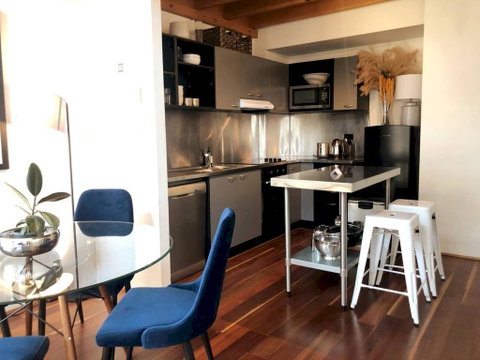 Classic Woolstore Apartment In Teneriffe - Accommodation Batemans Bay 3