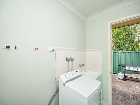 Close To Tea Gardens Waterfront - Accommodation Batemans Bay 2