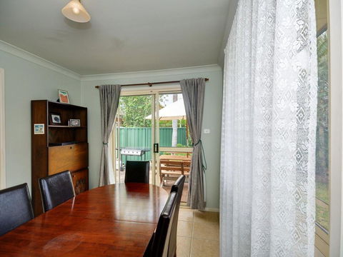 Close To Tea Gardens Waterfront - Accommodation Batemans Bay 1
