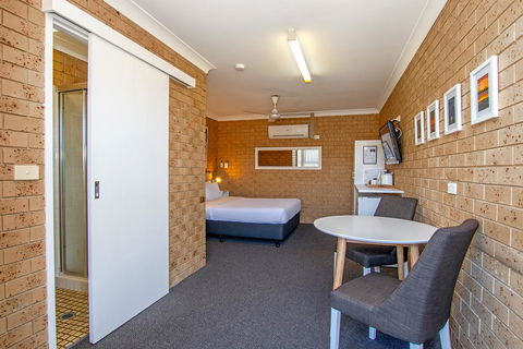 Coast Inn Motel - Accommodation Batemans Bay 2