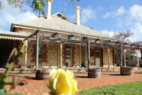 Cockburn House - Accommodation Batemans Bay 1
