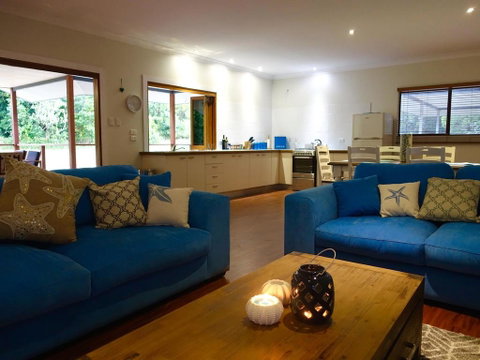 Coconut Beach House - Accommodation Batemans Bay 3