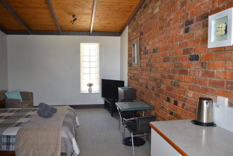 Colonial Motel - Accommodation Batemans Bay 1