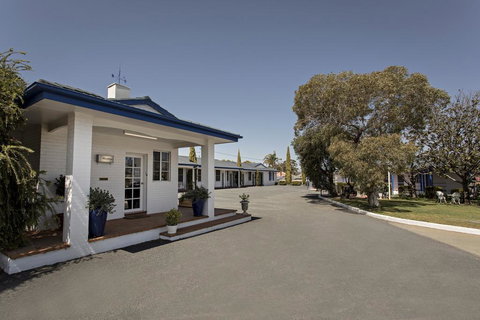 Colonial Motel & Apartments - Accommodation Batemans Bay 0