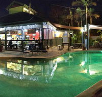 Colonial Village Cabins Camping  Tours - Hervey Bay YHA - Accommodation Batemans Bay