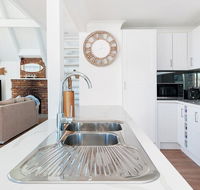 Combined Kingsley Beach House - Accommodation Batemans Bay