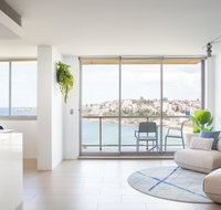 Coogee Beach Designer Penthouse with Parking - Accommodation Batemans Bay