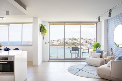 Coogee Beach Designer Penthouse With Parking - Accommodation Batemans Bay 0