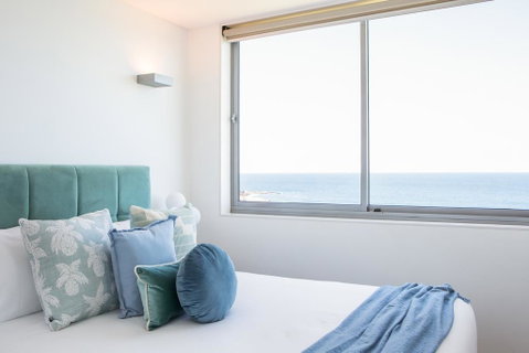 Coogee Beach Designer Penthouse With Parking - Accommodation Batemans Bay 3