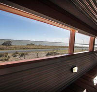 Coorong Aurora - breathtaking waterfront escape - Accommodation Batemans Bay